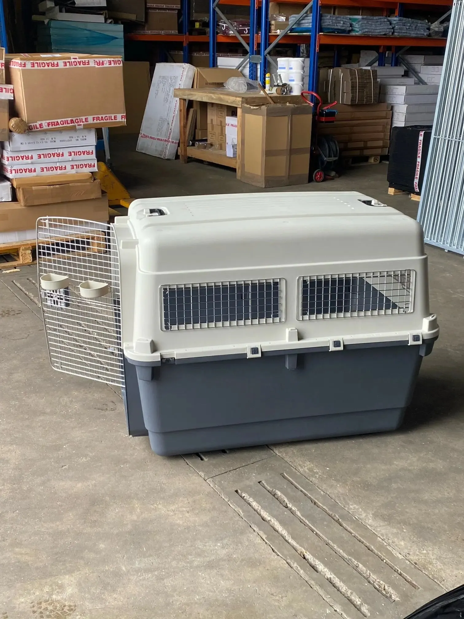 B-STOCK Giant L120 airline approved pet carrier
