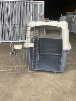 B-STOCK Giant L120 airline approved pet carrier