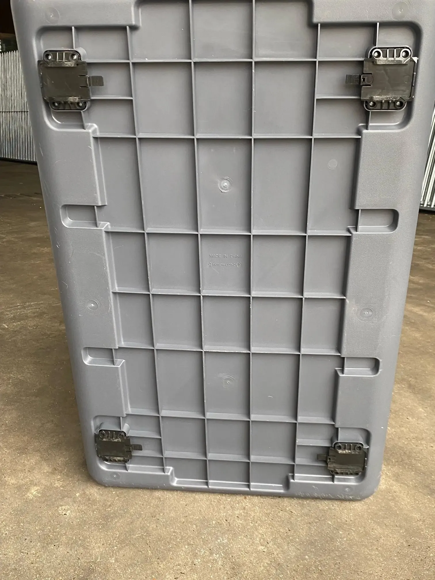 B-STOCK Giant L120 airline approved pet carrier
