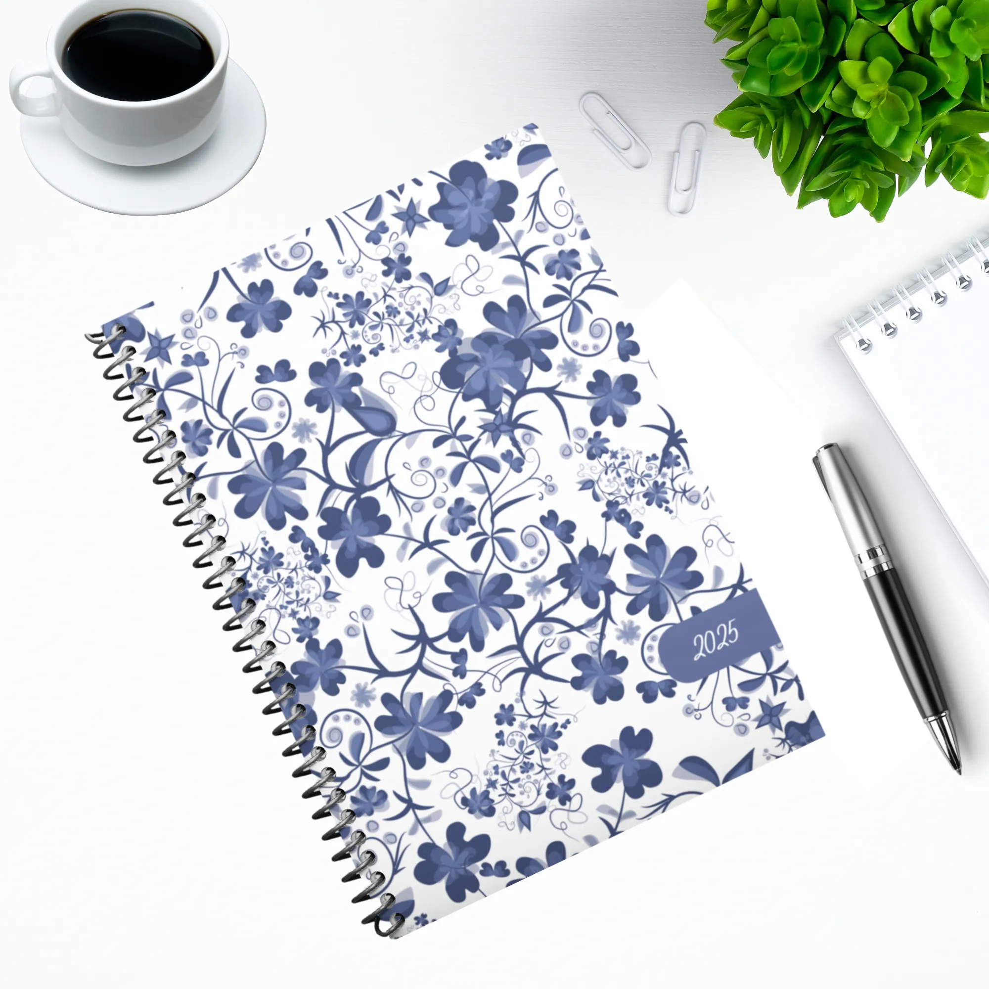 Weekly Planner 2025:  Indigo Bloom